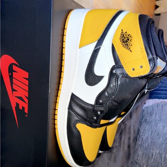 Jordan 1 taxi/ black/ sail ones